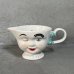 画像1: VINTAGE ANTIQUE BAILEYS CREAMER ヴィンテージ アンティーク ベイリーズ フェイスカップ クリーマー ウィンキング / コレクタブル オブジェ マグカップ ノベルティ 1996年限定 陶器 食器 雑貨 C (1)