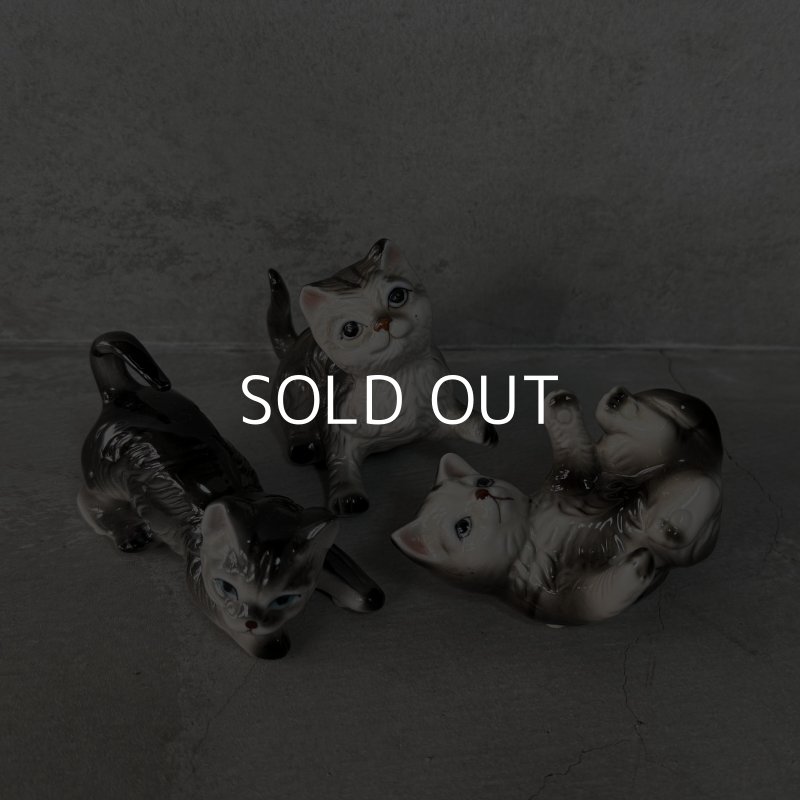 画像1: VINTAGE ANTIQUE CAT FIGURINE ヴィンテージ アンティーク 猫 ネコ オブジェ 陶器 / コレクタブル インテリア 子猫 置物 雑貨 3匹 セット アメリカ 