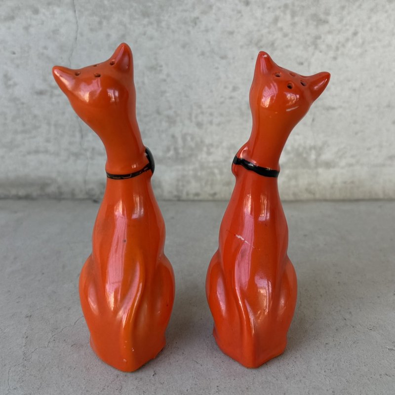 画像2: VINTAGE ANTIQUE CAT SALT AND PEPPER SHAKERS ヴィンテージ アンティーク 猫 ねこ ソルト＆ペッパー 塩胡椒入れ / 陶器 コレクタブル オブジェ 置物 雑貨 輸出用 日本製 JAPAN