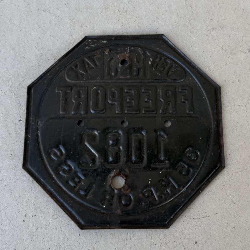 画像2: VINTAGE ANTIQUE FREEPORT PLATE ヴィンテージ アンティーク 車両登録税 プレート ナンバープレート ライセンスプレート / インダストリアル モーター系 ガレージ ディスプレイ 車 1931年 アメリカ