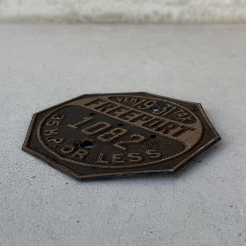 画像3: VINTAGE ANTIQUE FREEPORT PLATE ヴィンテージ アンティーク 車両登録税 プレート ナンバープレート ライセンスプレート / インダストリアル モーター系 ガレージ ディスプレイ 車 1931年 アメリカ