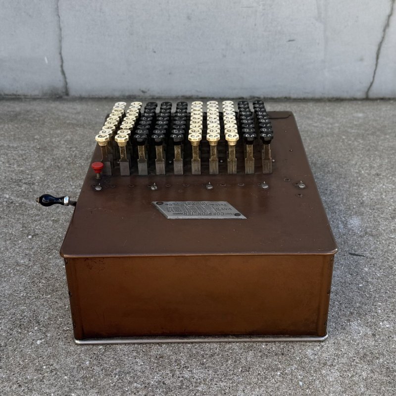 画像4: VINTAGE ANTIQUE COMPTOMETER FELT&TARRANT MFG.CO ヴィンテージ アンティーク 加算機 計算機 コンプトメーター / オブジェ ディスプレイ インテリア 店舗什器 アメリカ (2)