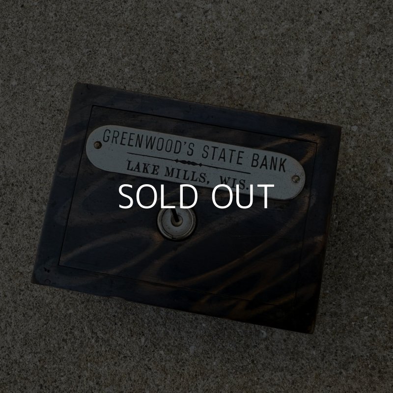 画像8: VINTAGE ANTIQUE COIN BANK JAPANNED W.F.BURNS CO. ヴィンテージ アンティーク コインバンク マネーバンク 貯金箱 ジャパンド ジャパンフィニッシュ / コレクタブル オブジェ インテリア ノベルティー 銀行 アメリカ USA (5)