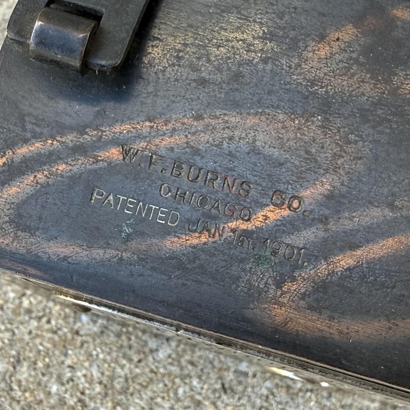 画像7: VINTAGE ANTIQUE COIN BANK JAPANNED W.F.BURNS CO. ヴィンテージ アンティーク コインバンク マネーバンク 貯金箱 ジャパンド ジャパンフィニッシュ / コレクタブル オブジェ インテリア ノベルティー 銀行 アメリカ USA (5)