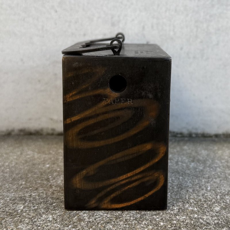 画像4: VINTAGE ANTIQUE COIN BANK JAPANNED W.F.BURNS CO. ヴィンテージ アンティーク コインバンク マネーバンク 貯金箱 ジャパンド ジャパンフィニッシュ / コレクタブル オブジェ インテリア ノベルティー 銀行 アメリカ USA (5)