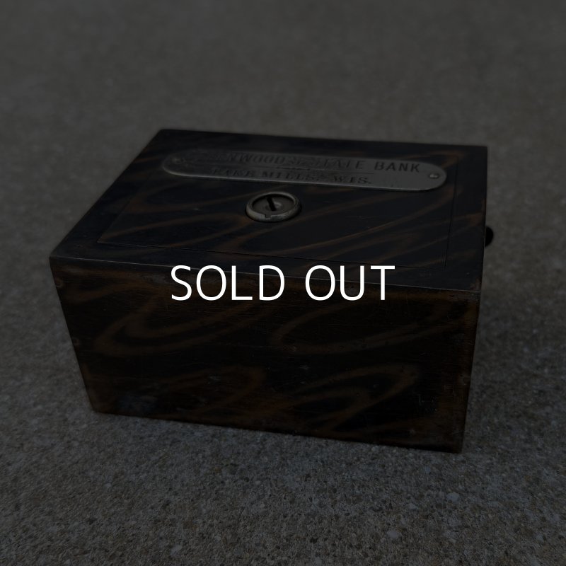 画像6: VINTAGE ANTIQUE COIN BANK JAPANNED W.F.BURNS CO. ヴィンテージ アンティーク コインバンク マネーバンク 貯金箱 ジャパンド ジャパンフィニッシュ / コレクタブル オブジェ インテリア ノベルティー 銀行 アメリカ USA (5)