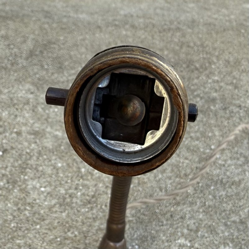 画像8: VINTAGE ANTIQUE DESKLAMP ALADDIN ヴィンテージ アンティーク デスクランプ スタンドライト 卓上ライト テーブルランプ 照明 / グースネック アイアン E26 店舗什器 アメリカ