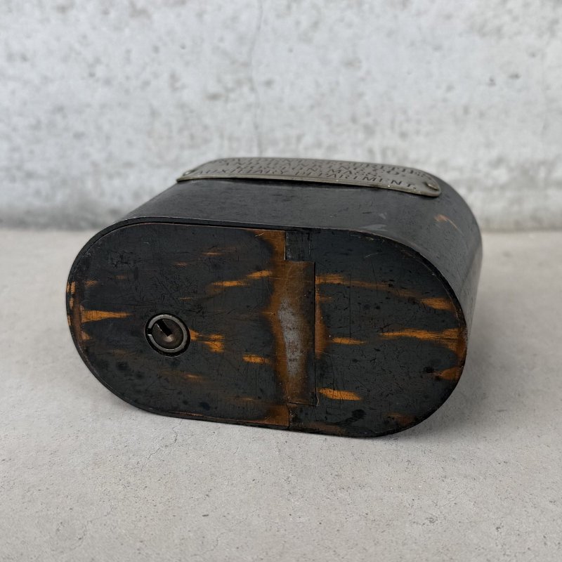 画像7: VINTAGE ANTIQUE COIN BANK JAPANNED CO BURNS ヴィンテージ アンティーク コインバンク マネーバンク 貯金箱 ジャパンド ジャパンフィニッシュ / コレクタブル オブジェ インテリア ノベルティー 銀行 アメリカ USA (6)