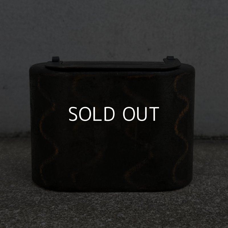 画像3: VINTAGE ANTIQUE COIN BANK JAPANNED BURNS ヴィンテージ アンティーク コインバンク マネーバンク 貯金箱 ジャパンド ジャパンフィニッシュ / コレクタブル オブジェ インテリア ノベルティー 銀行 アメリカ USA (8)