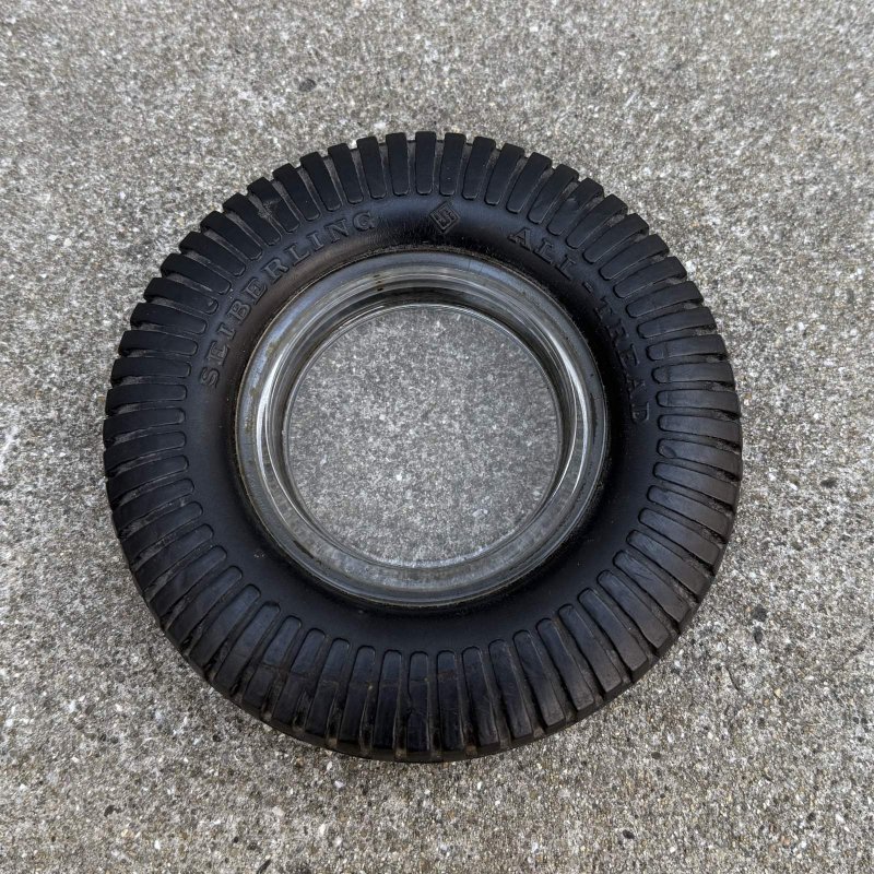 画像1: VINTAGE ANTIQUE SEIBERLING TIRE ASHTRAY ヴィンテージ アンティーク セイバーリング タイヤ型 灰皿 アッシュトレイ / コレクタブル モーター系 アドバタイジング 企業物 喫煙具 アメリカ