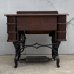 画像3: VINTAGE ANTIQUE WHITE SEWING MACHINE CO ヴィンテージ アンティーク 足踏みミシン ホワイト /  ミシンテーブル ディスプレイ インテリア 木製 店舗什器 アメリカ (3)