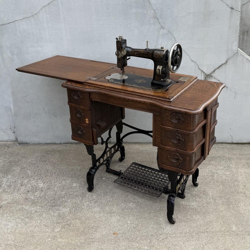 画像1: VINTAGE ANTIQUE WHITE SEWING MACHINE CO ヴィンテージ アンティーク 足踏みミシン ホワイト /  ミシンテーブル ディスプレイ インテリア 木製 店舗什器 アメリカ