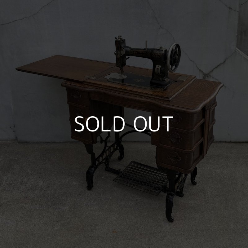 画像1: VINTAGE ANTIQUE WHITE SEWING MACHINE CO ヴィンテージ アンティーク 足踏みミシン ホワイト /  ミシンテーブル ディスプレイ インテリア 木製 店舗什器 アメリカ