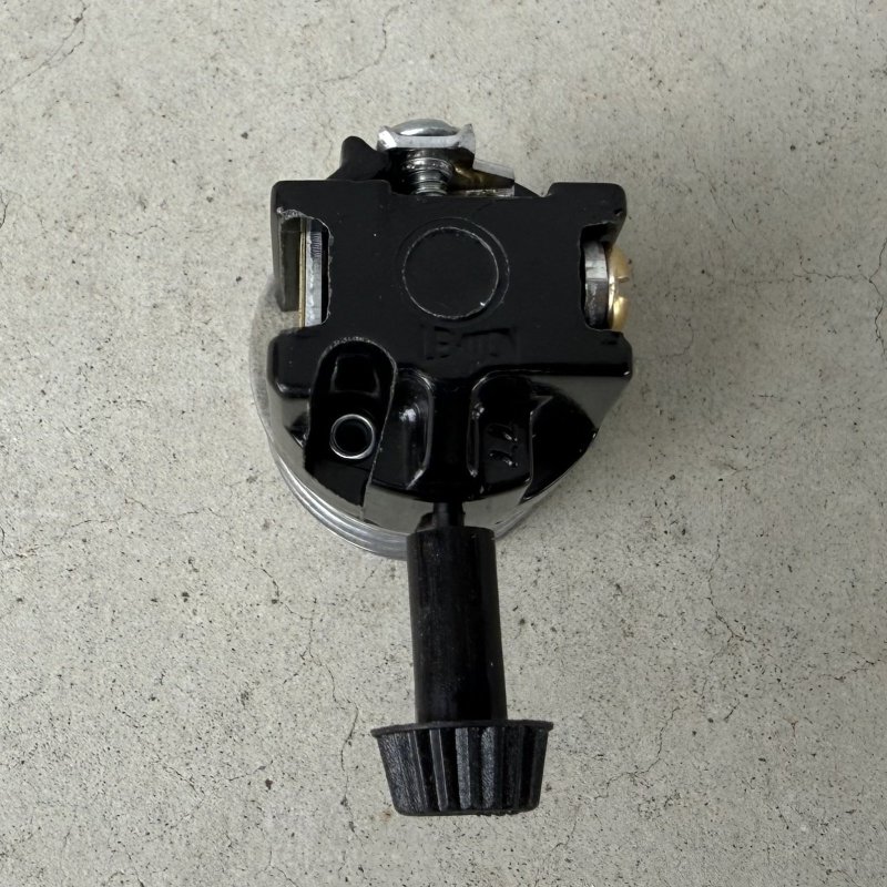 画像4: LEVITON LAMP SOCKET レビトン ソケット ターンスイッチ ランプ ブラス 真鍮 E26 / インダストリアル ライト リペアパーツ 照明 電気 アメリカ USA (2)