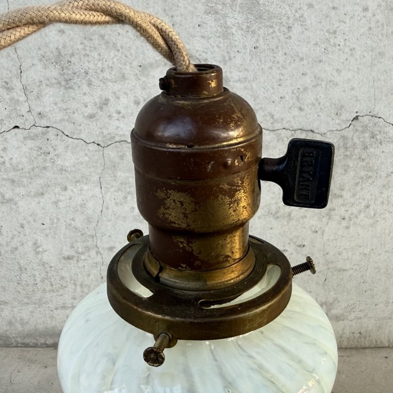 画像5: VINTAGE ANTIQUE OPALESCENT GLASS ヴィンテージ アンティーク 吊り下げライト オパールセントガラス 照明 / ライト ランプ ペンダントライト ガラスシェード 天井照明 E26 店舗什器 アメリカ USA (2)