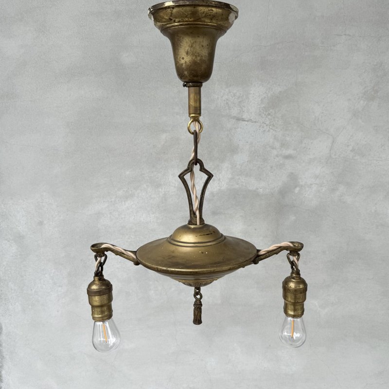 画像2: VINTAGE ANTIQUE LIGHT ヴィンテージ アンティーク シャンデリア 吊り下げライト  照明 / 2灯 ライト ペンダントランプ HUBBELL 天井照明 店舗什器 E26 アメリカ USA (4)