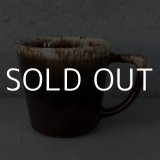 VINTAGE ANTIQUE MCCOY POTTERY MUGCUP ヴィンテージ アンティーク マッコイ マグカップ コップ 食器 陶器 ブラウンドリップ / コーヒーカップ Dハンドル 茶色 店舗 アメリカ k