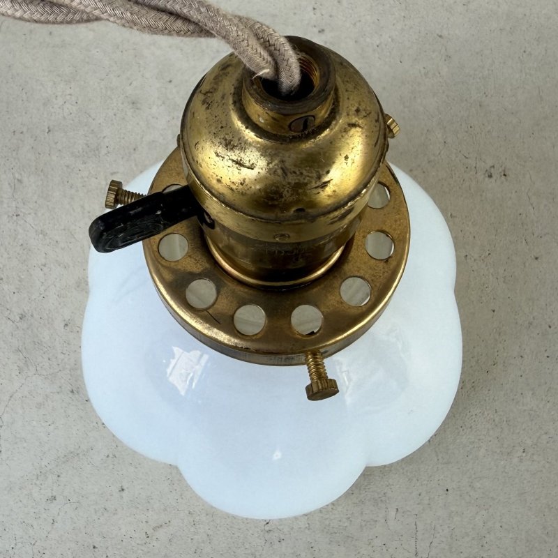 画像3: VINTAGE ANTIQUE LAMP ヴィンテージ アンティーク 吊り下げライト 天井照明 / ライト ランプ ペンダントライト ミルクガラス ガラスシェード E26 店舗什器 アメリカ