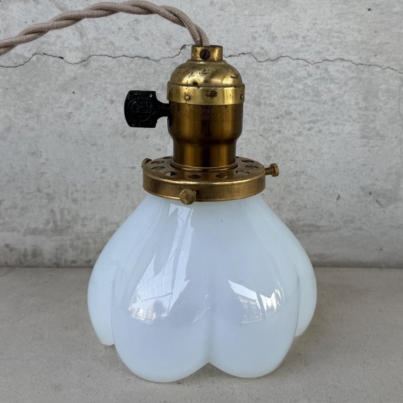 画像2: VINTAGE ANTIQUE LAMP ヴィンテージ アンティーク 吊り下げライト 天井照明 / ライト ランプ ペンダントライト ミルクガラス ガラスシェード E26 店舗什器 アメリカ