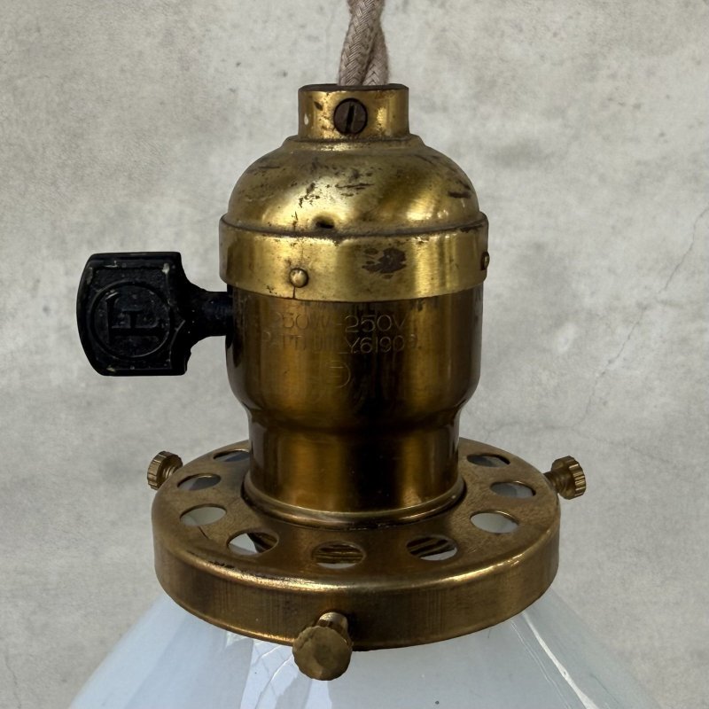 画像7: VINTAGE ANTIQUE LAMP ヴィンテージ アンティーク 吊り下げライト 天井照明 / ライト ランプ ペンダントライト ミルクガラス ガラスシェード E26 店舗什器 アメリカ