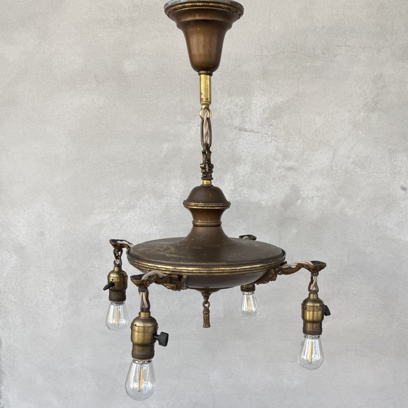 画像1: VINTAGE ANTIQUE LIGHT  ヴィンテージ アンティーク シャンデリア パンライト 吊り下げライト シーリングランプ 天井照明 / 4灯 ライト ペンダントライト 真鍮 E26 店舗什器 アメリカ USA (2)
