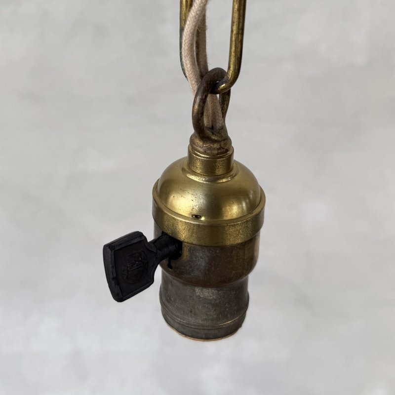 画像5: VINTAGE ANTIQUE LIGHT  ヴィンテージ アンティーク シャンデリア パンライト 吊り下げライト シーリングランプ 天井照明 / 4灯 ライト ペンダントライト 真鍮 HUBBELL E26 店舗什器 アメリカ USA (4)