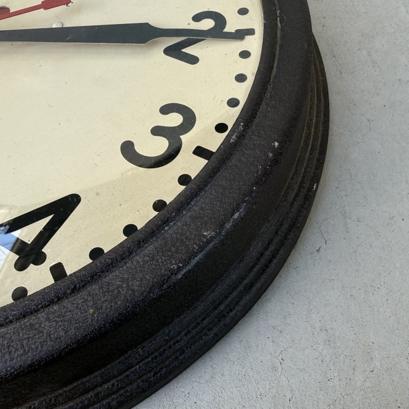 画像10: VINTAGE ANTIQUE GENERAL ELECTRIC WALL CLOCK GE ヴィンテージ アンティーク ウォールクロック ゼネラルエレクトリック 壁掛け時計 / スクールクロック 圧縮ボード 焦げ茶 丸型 店舗什器 アメリカ (2)