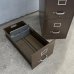 画像7: VINTAGE ANTIQUE FILE CABUNET ART METAL ヴィンテージ アンティーク メタルキャビネット ファイルキャビネット / 書類入れ 引き出し 収納棚 4段 アイアン 事務所 店舗什器 アメリカ (7)