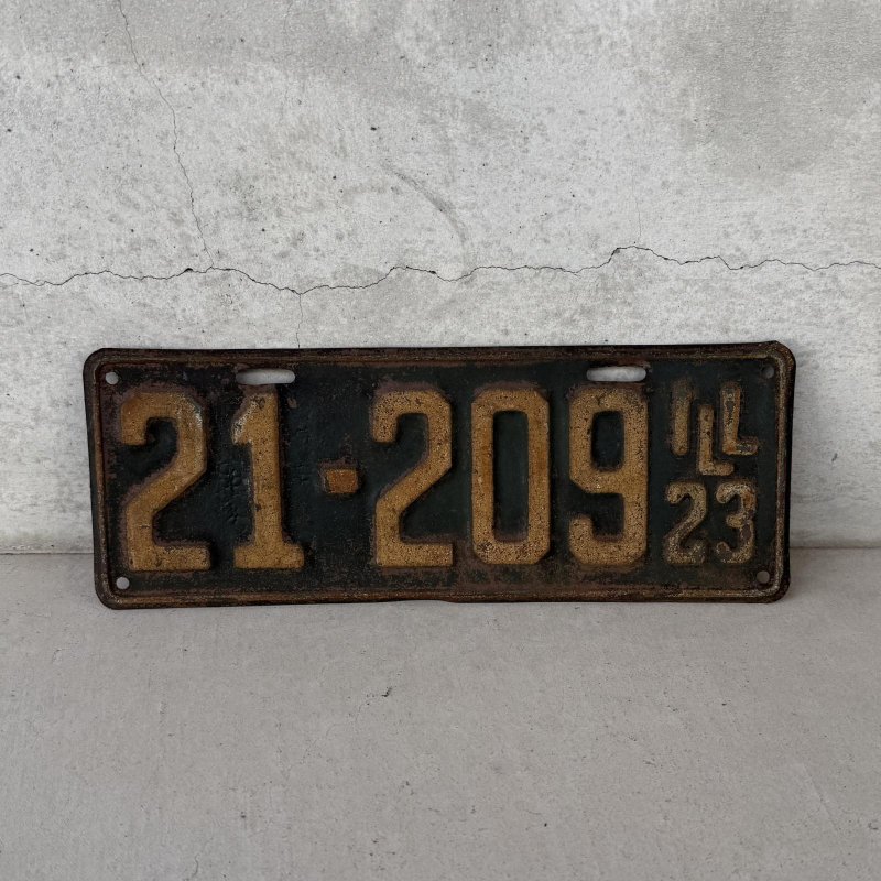 画像1: VINTAGE ANTIQUE LICENSE PLATE ヴィンテージ アンティーク ナンバープレート ライセンスプレート / インダストリアル モーター系 ガレージ ディスプレイ 車 1923年 イリノイ アメリカ