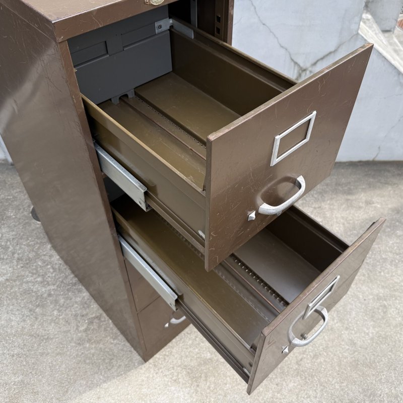 画像8: VINTAGE ANTIQUE FILE CABUNET ART METAL ヴィンテージ アンティーク メタルキャビネット ファイルキャビネット / 書類入れ 引き出し 収納棚 4段 アイアン 事務所 店舗什器 アメリカ