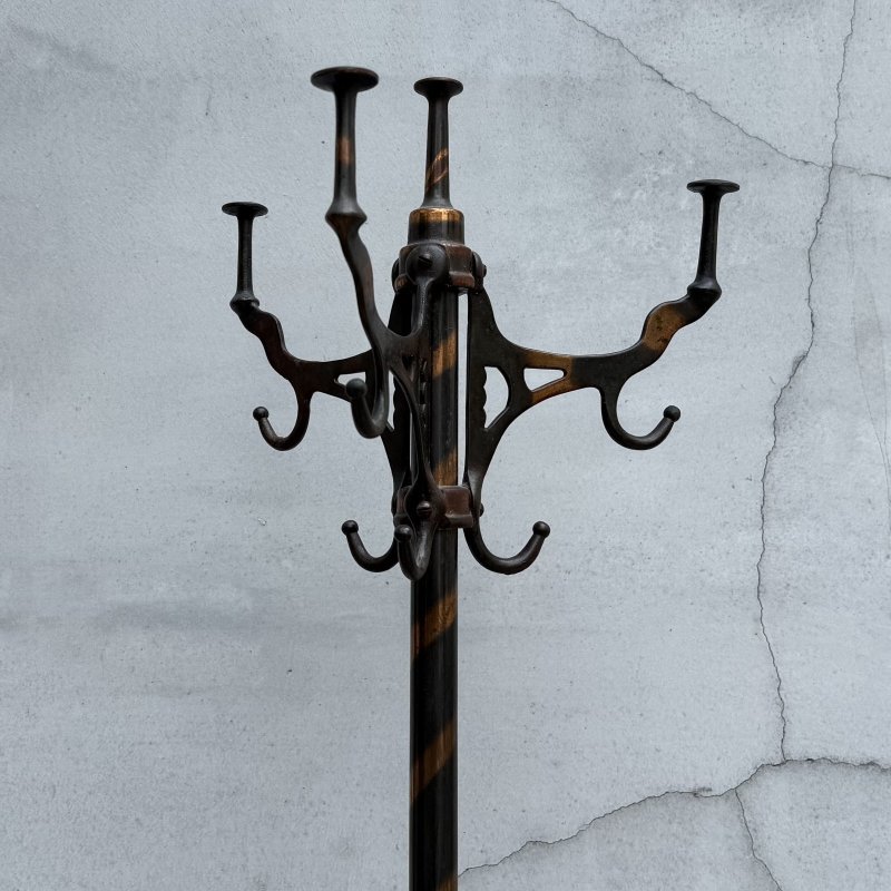 画像4: VINTAGE ANTIQUE COAT RACK JAPANNED ヴィンテージ アンティーク コートラック クロージングラック ハンガーラック ジャパンド / コレクタブル ディスプレイ ジャパンフィニッシュ 家具 服屋 店舗 什器 アメリカ