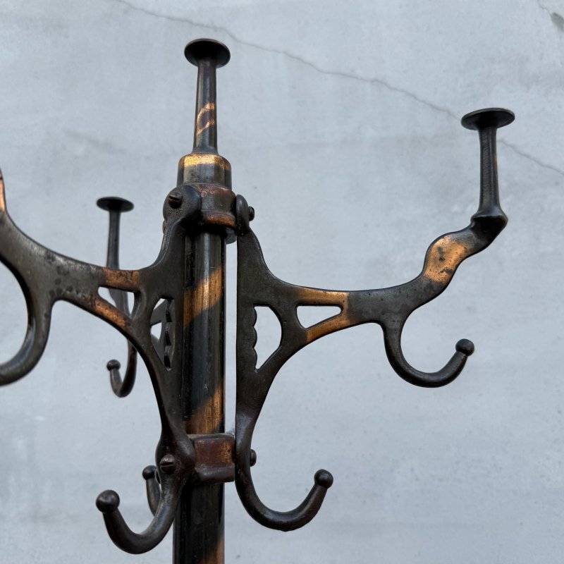 画像5: VINTAGE ANTIQUE COAT RACK JAPANNED ヴィンテージ アンティーク コートラック クロージングラック ハンガーラック ジャパンド / コレクタブル ディスプレイ ジャパンフィニッシュ 家具 服屋 店舗 什器 アメリカ