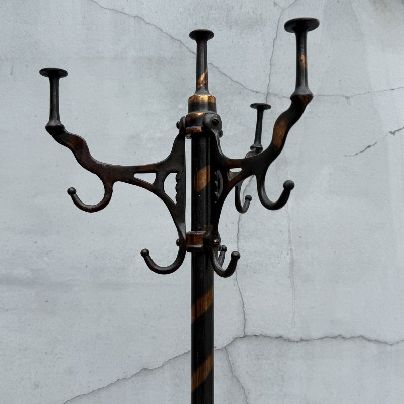 画像3: VINTAGE ANTIQUE COAT RACK JAPANNED ヴィンテージ アンティーク コートラック クロージングラック ハンガーラック ジャパンド / コレクタブル ディスプレイ ジャパンフィニッシュ 家具 服屋 店舗 什器 アメリカ