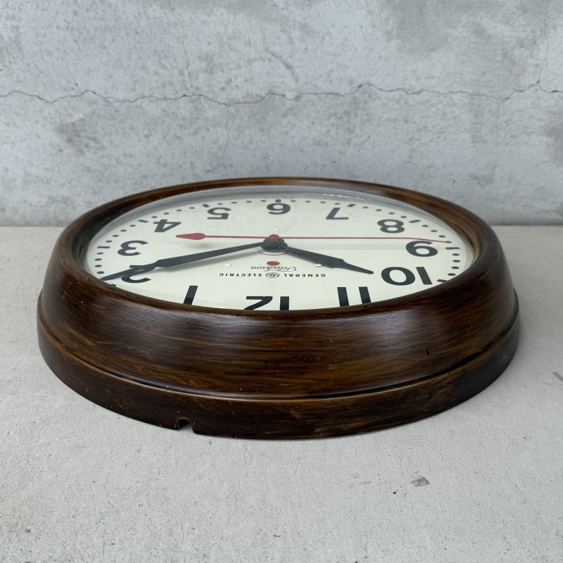 画像4: VINTAGE ANTIQUE WALL CLOCK GENERAL ELECRIC TELECHRON ヴィンテージ アンティーク ウォールクロック ゼネラルエレクトリック GE テレクロン 壁掛け時計 / スクールクロック ベークライト 丸型 茶色 店舗什器 アメリカ