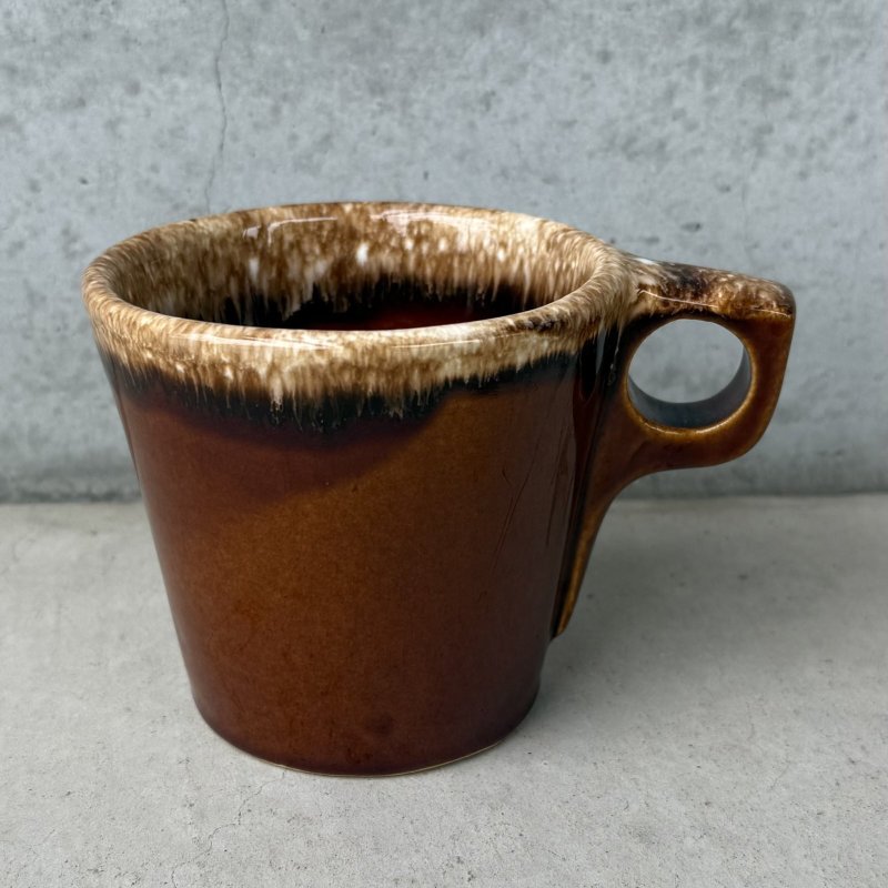 画像1: VINTAGE ANTIQUE HULL POTTERY MUGCUP ヴィンテージ アンティーク ハル マグカップ ブラウンドリップ コップ 食器 陶器 / コーヒーカップ  ブラウン 茶色 カフェ 喫茶店 店舗什器 アメリカ e
