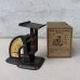 画像1: VINTAGE ANTIQUE JAPANNED THE GEM POSTAL SCALE ヴィンテージ アンティーク ジャパンド ジャパンカラー ポスタルスケール 量り オブジェ / コレクタブル ディスプレイ 秤 置物 箱付き アメリカ (1)