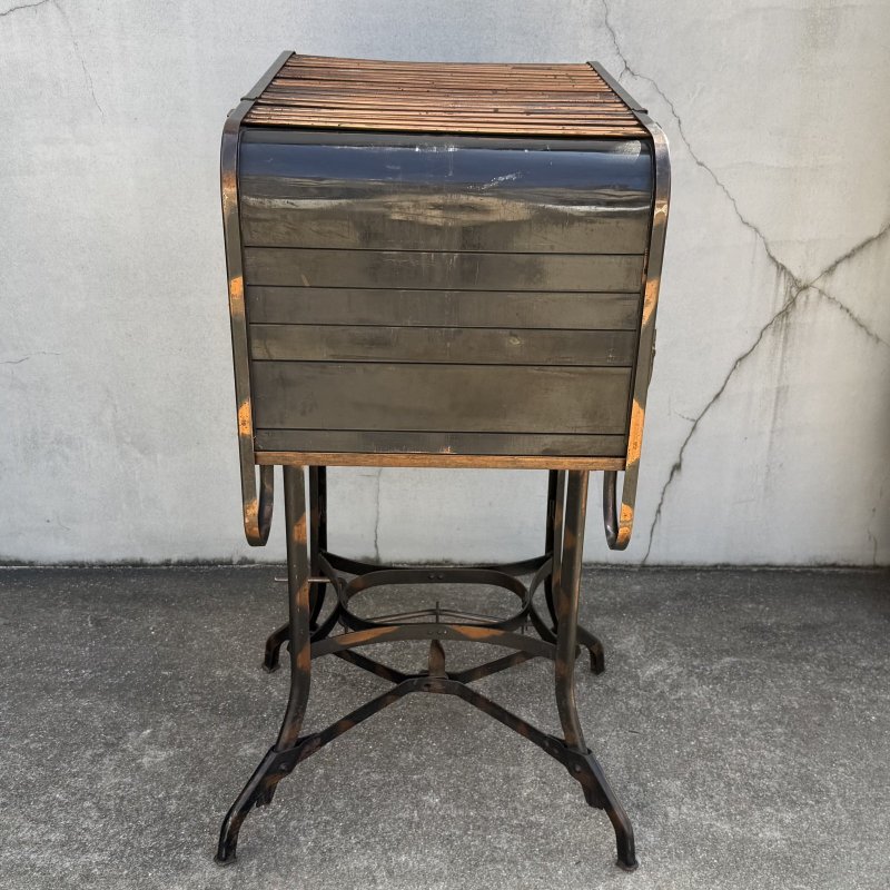 画像4: VINTAGE ANTIQUE TOLEDO UHL STEEL TABLE JAPANNED ヴィンテージ アンティーク トレド タイプライターテーブル ジャパンド ジャパンフィニッシュ / ジャパンカラー ディスプレイ 棚 家具 アイアン 店舗什器 アメリカ