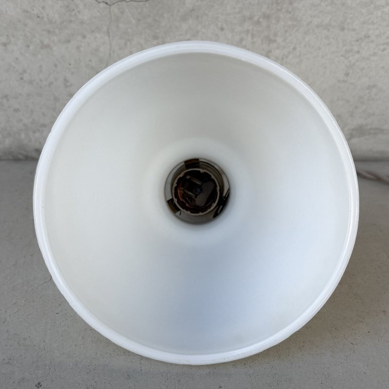 画像4: VINTAGE ANTIQUE LAMP ヴィンテージ アンティーク 吊り下げランプ 天井照明 / シーリングライト ペンダントライト ミルクガラス ガラスシェード E26 店舗什器 アメリカ (2)