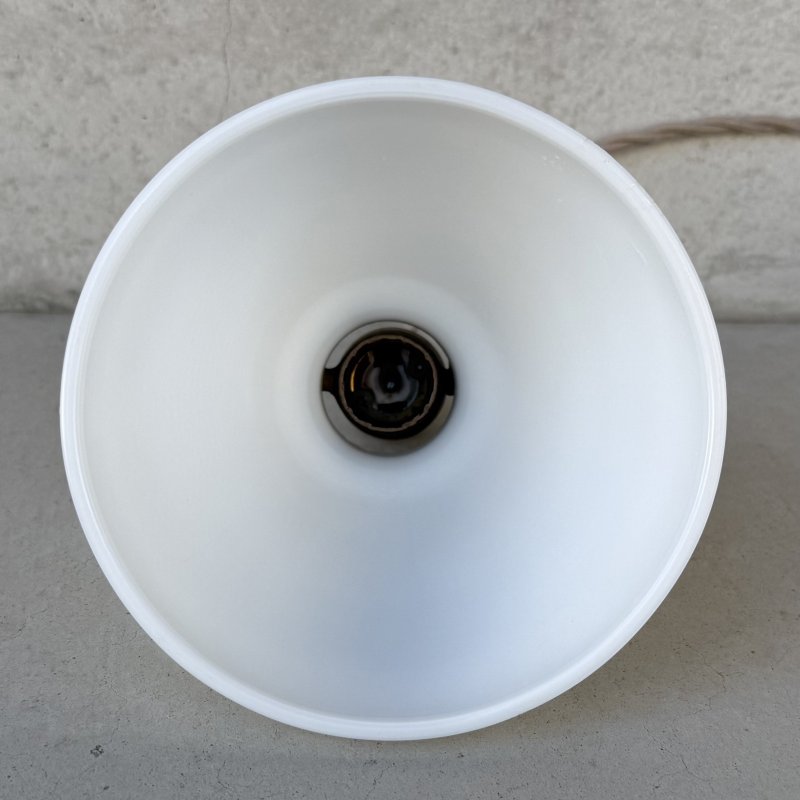 画像4: VINTAGE ANTIQUE LAMP ヴィンテージ アンティーク 吊り下げランプ 天井照明 / シーリングライト ペンダントライト ミルクガラス ガラスシェード E26 店舗什器 アメリカ (3)