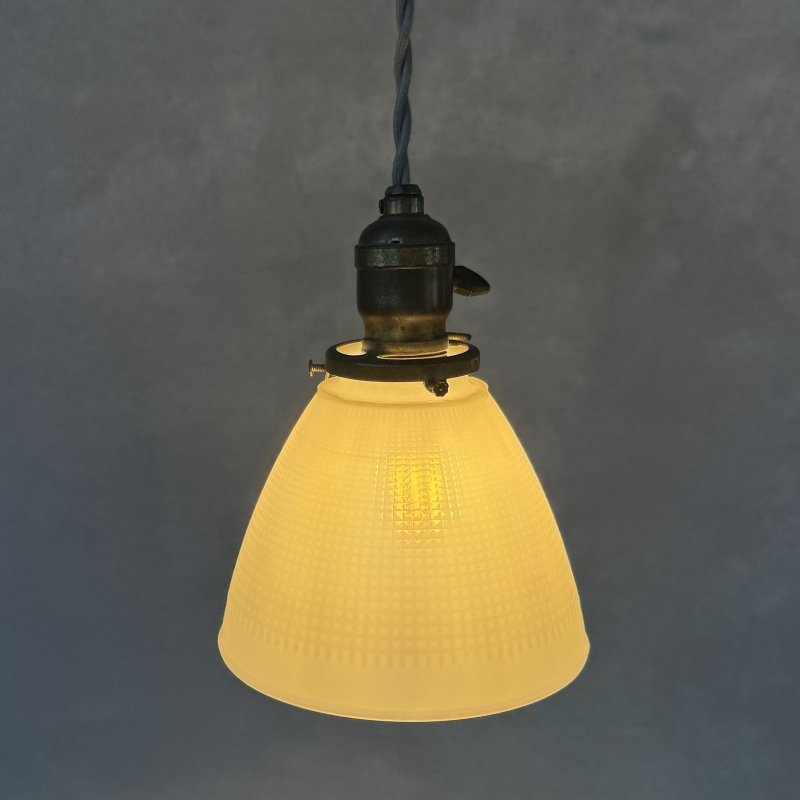 画像9: VINTAGE ANTIQUE LAMP ヴィンテージ アンティーク 吊り下げランプ 天井照明 / シーリングライト ペンダントライト ミルクガラス ガラスシェード E26 店舗什器 アメリカ (3)