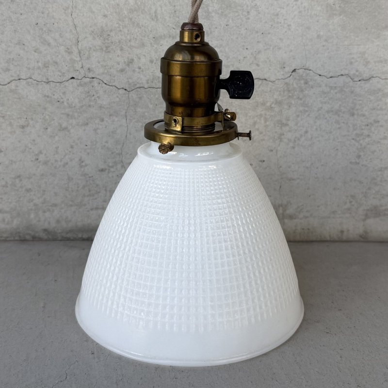 画像2: VINTAGE ANTIQUE LAMP ヴィンテージ アンティーク 吊り下げランプ 天井照明 / シーリングライト ペンダントライト ミルクガラス ガラスシェード E26 店舗什器 アメリカ (2)