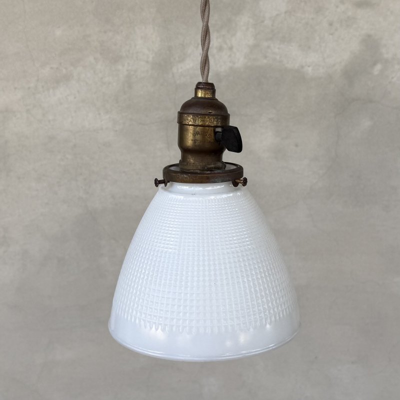 画像1: VINTAGE ANTIQUE LAMP ヴィンテージ アンティーク 吊り下げランプ 天井照明 / シーリングライト ペンダントライト ミルクガラス ガラスシェード E26 店舗什器 アメリカ (3)