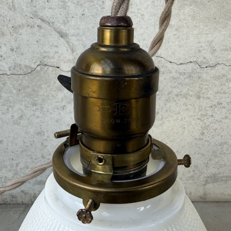 画像5: VINTAGE ANTIQUE LAMP ヴィンテージ アンティーク 吊り下げランプ 天井照明 / シーリングライト ペンダントライト ミルクガラス ガラスシェード E26 店舗什器 アメリカ (2)