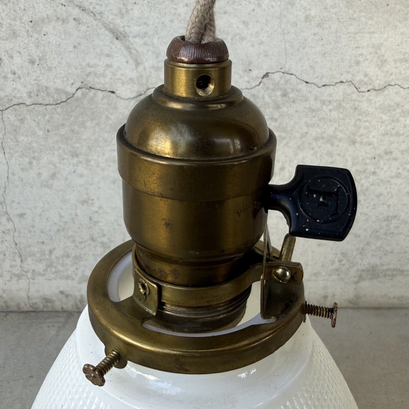 画像6: VINTAGE ANTIQUE LAMP ヴィンテージ アンティーク 吊り下げランプ 天井照明 / シーリングライト ペンダントライト ミルクガラス ガラスシェード E26 店舗什器 アメリカ (2)