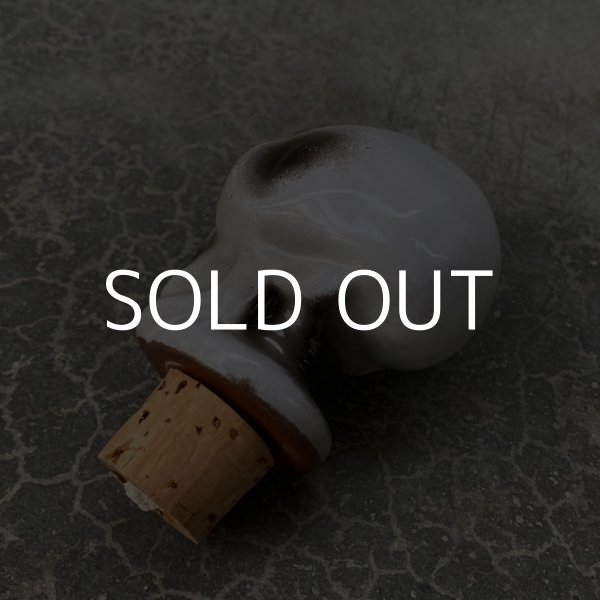 画像5: VINTAGE SKULL LAY OFF JAPAN ヴィンテージ ポイズンボトル デカンタ セット / ショットグラス 骸骨 陶器 日本製 (5)