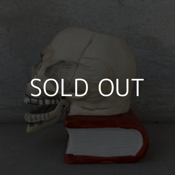 画像5: VINTAGE SKULL ON BOOK  CANDLE HOLDER ヴィンテージ スカル キャンドルホルダー / 陶器 日本製 輸出用 顎 スカルオンブック (5)