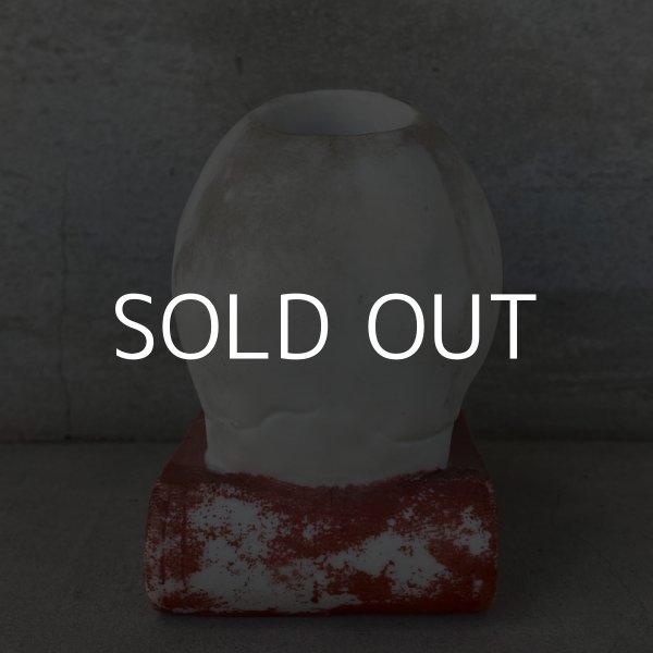 画像3: VINTAGE ANTIQUE SKULL CANDLE HOLDER ヴィンテージ アンティーク ドクロ キャンドルホルダー / オブジェ コレクタブル スカルオンブック 陶器 骸骨 日本製 輸出用 JAPAN (3)