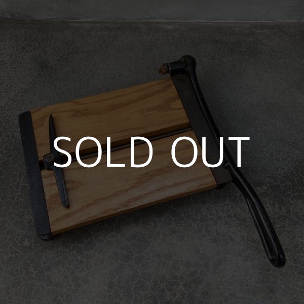 画像2: VINTAGE CUTTING MACHINE ヴィンテージ 裁断機 写真 アメリカ / インテリア オブジェ 店舗 什器 (2)