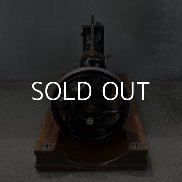 画像4: VINTAGE ANTIQUE VESTA SEWINGMACHINE ヴィンテージ アンティーク 手回しミシン ドイツ / インテリア オブジェ 店舗什器 (4)