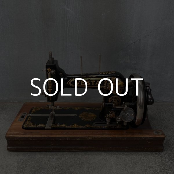画像2: VINTAGE ANTIQUE VESTA SEWINGMACHINE ヴィンテージ アンティーク 手回しミシン ドイツ / インテリア オブジェ 店舗什器 (2)